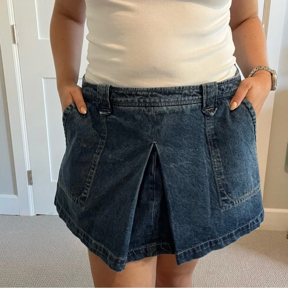GRLFRND Blue Denim Pleated Low Rise Mini Skirt with Side Zipper Size 31 - Picture 2 of 10